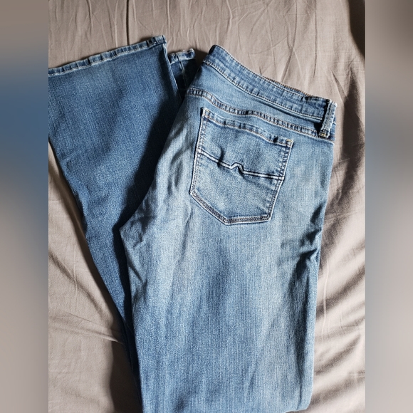 Arizona Jeans - Picture 2 of 3